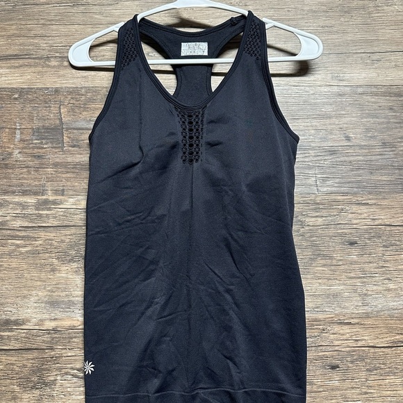 Athleta Black Workout Sleeveless Tank Top Fitted Cut Out Design Built in Bra - Picture 1 of 5
